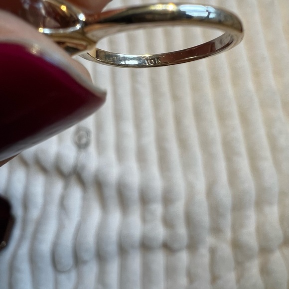 10k gold and white sapphire ring - Picture 7 of 11